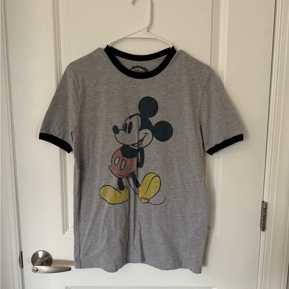 Classic Disney Mickey Mouse T-Shirt - Picture 1 of 3